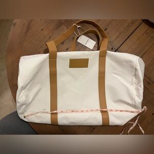 Cozy Earth Large White and Tan Canvas Duffel Bag, NWT.